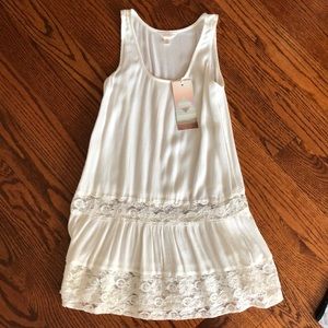 White, lace tank top